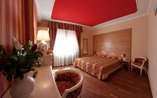 Hotel Cles Extérieur photo