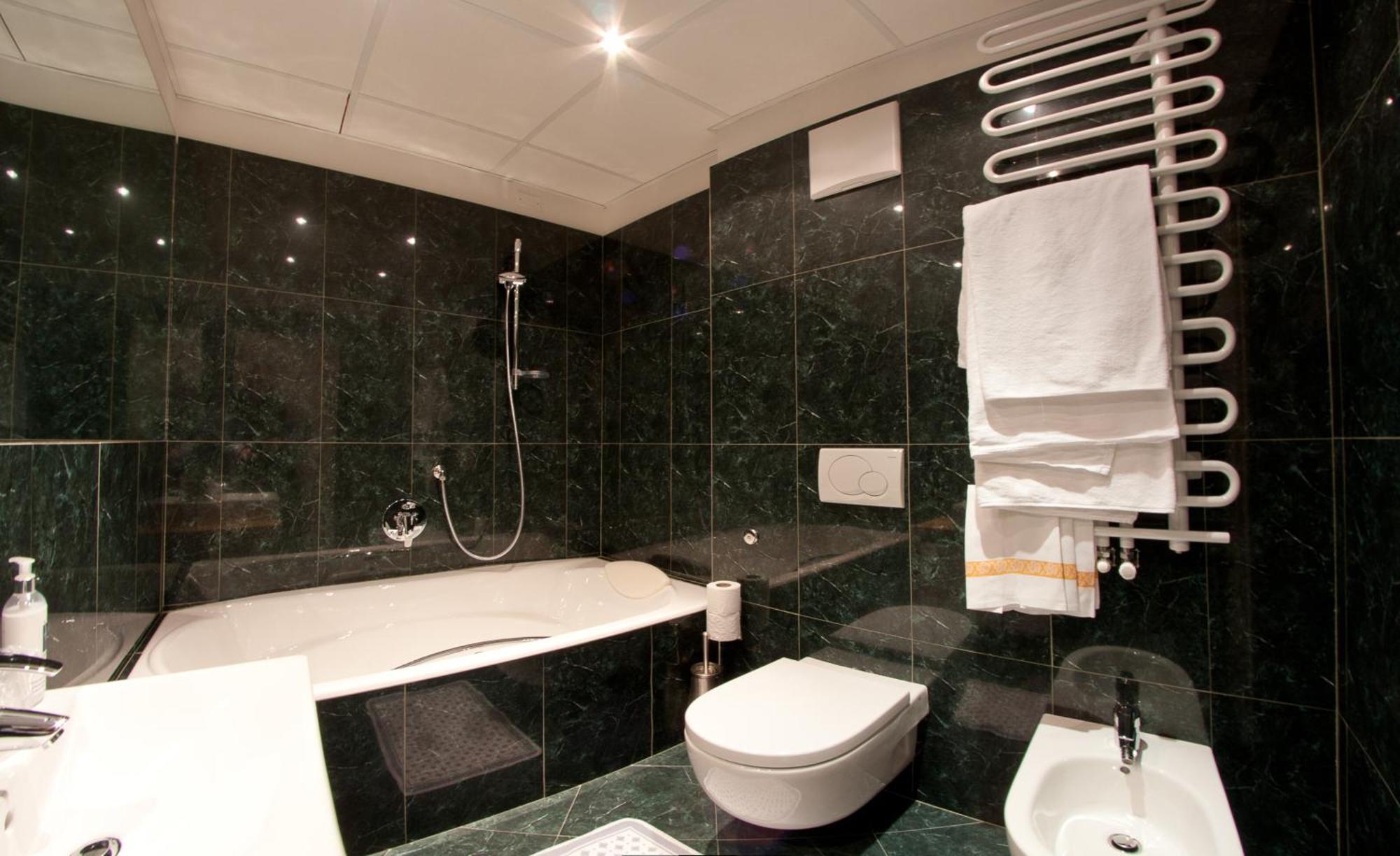 Hotel Cles Chambre photo