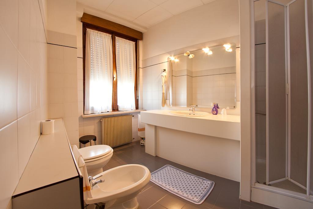 Hotel Cles Extérieur photo