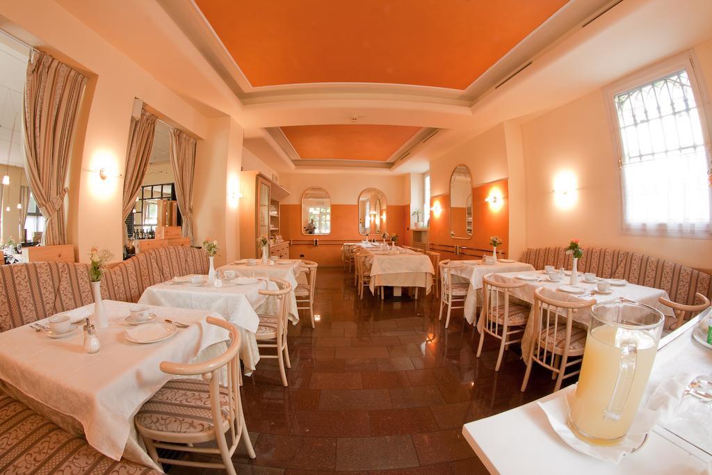 Hotel Cles Extérieur photo