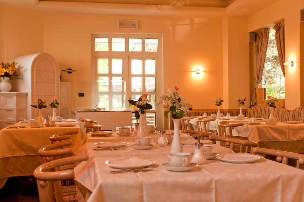 Hotel Cles Extérieur photo